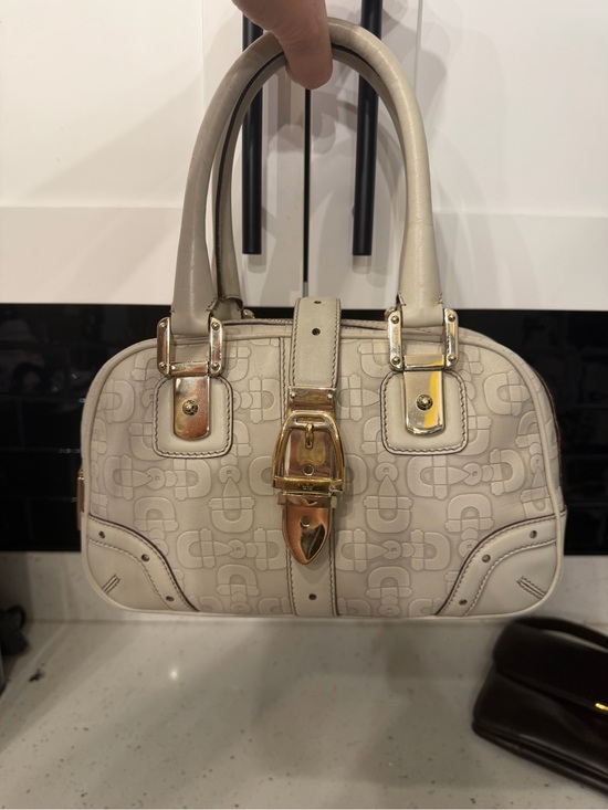 Gucci Handbags - Gucci Cream Embossed Satchel Handbag with Gold Buckle